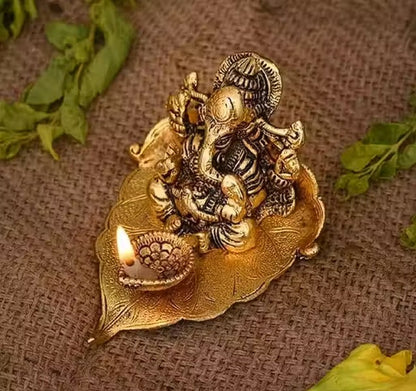 Ganesh On Pipal Leaf One Diya Set For Vastu, Home,Temple,Office And Gifting Purpose Luck, Love, Happiness and Prosperity Size L-B-H-9.5x10.5x6 CM