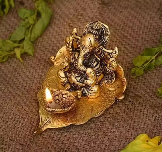 Ganesh On Pipal Leaf One Diya Set For Vastu, Home,Temple,Office And Gifting Purpose Luck, Love, Happiness and Prosperity Size L-B-H-9.5x10.5x6 CM
